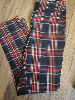 Jules & Leopold Black, Red and Blue Plaid Leggings with Side Buttons
